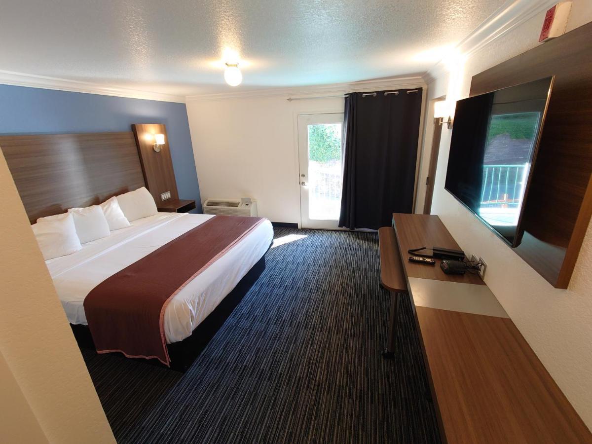 Reagan Resorts Inn (Adults Only) Gatlinburg Eksteriør billede