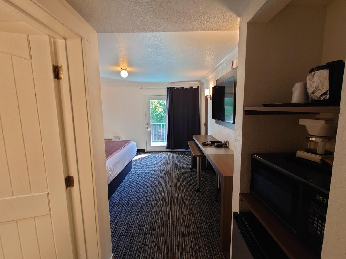 Reagan Resorts Inn (Adults Only) Gatlinburg Eksteriør billede